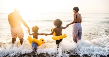 Um segundo de distração pode mudar tudo: veja como prevenir afogamentos de crianças e garantir um banho de praia mais seguro.