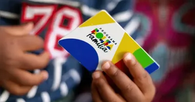 Confira as novas datas de pagamento do Bolsa Família para novembro e dezembro de 2026. Informações completas sobre o cronograma e valores.