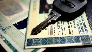 Nova regulamentação separa falhas burocráticas de riscos no trânsito; regras para faltas graves seguem mantidas.