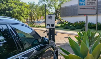 Imagem ilustrativa da notícia Carro elétrico no condomínio: seu prédio está preparado?