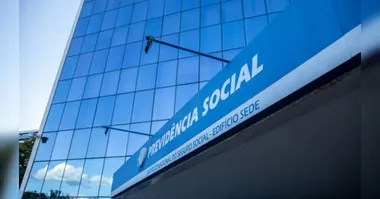 Aposentados e pensionistas que ainda não receberam o 13º ainda tem a oportunidade de receber