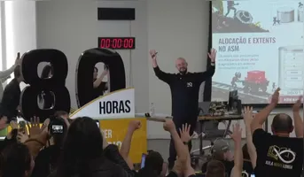 A maratona teve início às 9h08 de sexta-feira e encerrou às 17h08 de segunda-feira. Ao longo de todo o período, alunos acompanharam as aulas presencialmente e também por transmissão ao vivo.