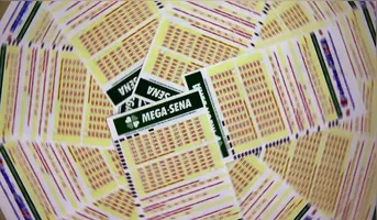 O bilhete tinha 100 cotas. Por isso, o valor total vai ser dividido em 100 partes iguais entre os participantes do grupo.
