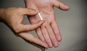 Os implantes podem conter testosterona, gestrinona, estradiol e outras substâncias