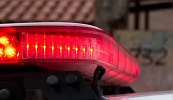 A Polícia Civil confirmou que o homem foi apresentado à Divisão de Crimes Funcionais e autuado por disparo de arma de fogo em local público.