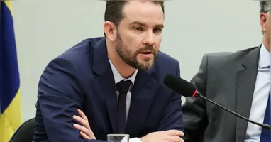 Em declarações feitas durante a 27° Conferência Anual Santader, ministro disse que Brasil deve retormar relações com EUA e defendeu independência comercial do país.