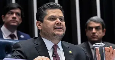 Assinaturaocorre em meio a reaproximação do presidente do Senado com o presidente Lula.
