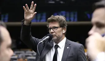 Deputado é alvo da Operação Make Up, autorizada pelo ministro Flávio Dino, que cumpriu 49 mandados de busca e apreensão em quatro unidades da Federação.