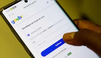 Segundo a plataforma Downdetector, reclamações começaram por volta das 12h.
