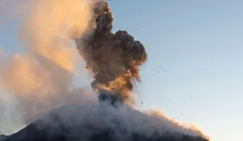 As cinzas oriundas das erupções afetaram sistema aéreo da Indonésia