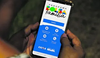 O beneficiário pode consultar o aplicativo do Bolsa Família para saber se está no pagamento antecipado