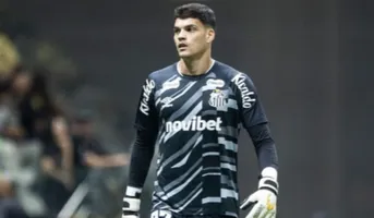 Cirurgia no ombro vai afastar Brazão do gol do Santos, inclusive, na partida contra o Remo no próximo sábado (19)