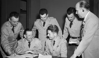Os pesquisadores americanos, em 1952, sobre aparição de OVNIS