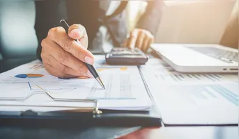 Empresas do Simples Nacional devem avaliar com antecedência os impactos das mudanças previstas pela Reforma Tributária