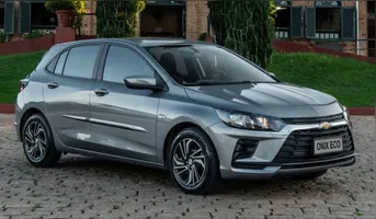 Chevrolet Onix e Onix Plus ganharam versões que funcionam exclusivamente com etanol.