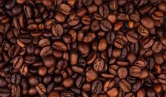 Estudo finlandês encontrou associação entre maior consumo de café, menor gordura corporal e maior massa muscular esquelética.