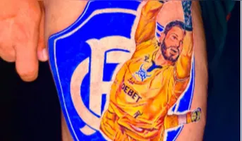 Torcedor do Remo eternizou na pele a defesa de Marcelo Rangel contra o Flamengo, no Mangueirão