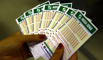 A apostador que acertar os seis números têm a possibilidade de investir.