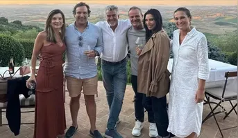 O casal esteve em uma vinícola localizada em Montalcino, na região da Toscana, na noite da última segunda-feira (1º). O local fica no alto de uma colina e oferece vista para o tradicional vale de Val d’Orcia.