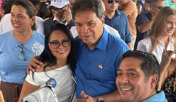 Chicão votou no mesmo colégio eleitoral do também candidato ao Senado, Helder Barbalho. Ao lado do ex-governador, ele também foi recepcionado por eleitores e membros de campanha.