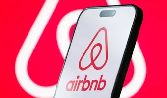 O Airbnb expande suas ofertas com aluguel de carros em 300 cidades do Brasil, trazendo novidades e benefícios para os usuários.
