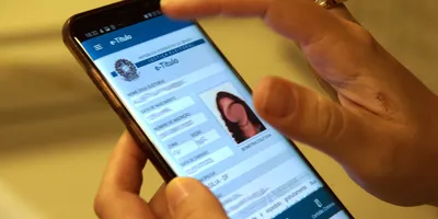 Além de documentos oficiais, a versão digital do título com fotografia disponível no aplicativo é válida como documento de identificação para votar.