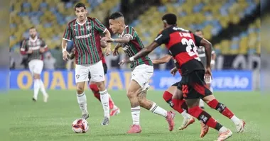 O Rubro-Negro chega ao clássico depois de empatar por 2 a 2 com o Santos, na Vila Belmiro.
