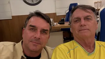 Entenda como Flávio Bolsonaro pode lidar com a pena de Jair Bolsonaro se eleito, incluindo indulto e outros mecanismos legais.