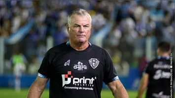 Paysandu reclama à CBF sobre lance polêmico com o VAR no jogo contra a Inter de Limeira. Mazola Júnior comenta a diferença nas imagens.