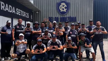 Pressão no Remo: torcedores se reúnem com jogadores antes de duelo decisivo.