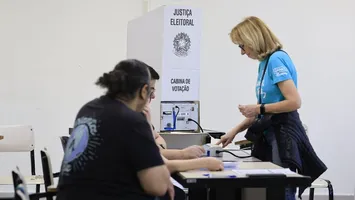 TRE-PA registra 21 ocorrências com urnas e 12 prisões no Pará durante as Eleições 2026. Entenda os detalhes sobre a segurança eleitoral.