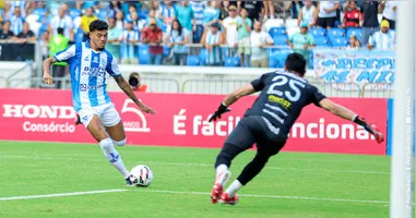 Kleiton Pego foi quem mais produziiu no ataque, porém as chances perdidas deixaram a torcida na bronca