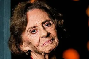 Laura Cardoso morre aos 98 anos. Reviva sua trajetória marcada por mais de 80 anos de dedicação à dramaturgia brasileira.