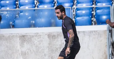 Marcelinho tem grande força ofensiva pelo lado direito e chega bem ao ataque