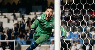 Paredão azulino está fora após tomar o terceiro amarelo contra o Vasco