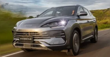 Os híbridos plug-in ganharam força no Brasil em 2026, com 96,9 mil unidades vendidas até julho. O BYD Song lidera com folga e responde por quase 40% do mercado.