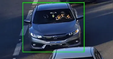 Radares com inteligência artificial na Rodovia Raposo Tavares já ajudaram a identificar 2.316 infrações em apenas um mês, principalmente por falta de cinto de segurança e uso de celular ao volante.