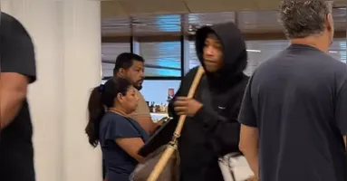 Jogador chegou durante a madrugada