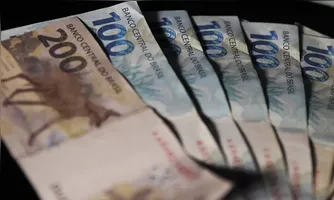 O valor médio pago varia de R$ 2,8 mil a R$ 2,9 mil, dependendo do tempo de trabalho e do salário da época.