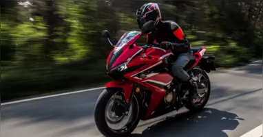 Quer gastar menos combustível com a moto? Pequenas mudanças na pilotagem podem fazer diferença no fim do mês.