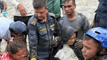A operação contou com militares do Nepal e especialistas sul-coreanos em resposta a desastres.