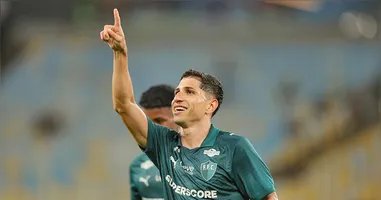 Savarino marcou três vezes e liderou a goleada