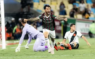 Lucho saiu do banco e deu a vitória ao Flu