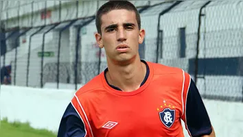 Thiago Galhardo relembra passagem conturbada pelo Remo e critica clube.