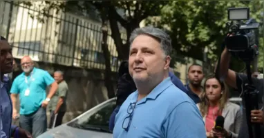 TSE decidiu anular os votos de Anthony Garotinho na eleição para o Governo do Rio. Com a retirada da votação, Douglas Ruas pode ultrapassar 50% dos votos válidos e ser eleito ainda no primeiro turno