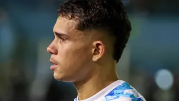 O volante Pedro Henrique despede-se do Paysandu para ingressar no Flamengo, agradecendo à torcida e remetendo a promessas de retorno