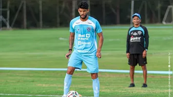 Bruno Bispo sentiu dores aos 38 minutos do primeiro tempo e precisou deixar o gramado
