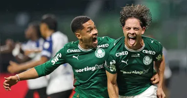 Giay (direita) marcou para o Verdão.