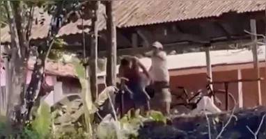 Até o momento, o homem apontado como responsável por supostamente empurrar a vítima não foi identificado.