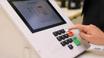 Entenda a diferença entre voto nulo e voto branco e seu impacto nas eleições. Conheça as consequências dessas opções eleitorais.